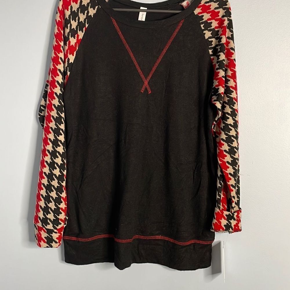 Honey Me Houndstooth Weekender Top Sz Small